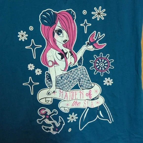 ⭐MOVING SALE⭐Mermaid shirt - Picture 3 of 4